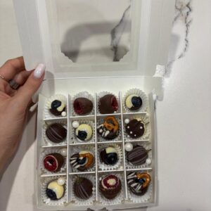 Boîte de chocolat personnalisable avec des fruits